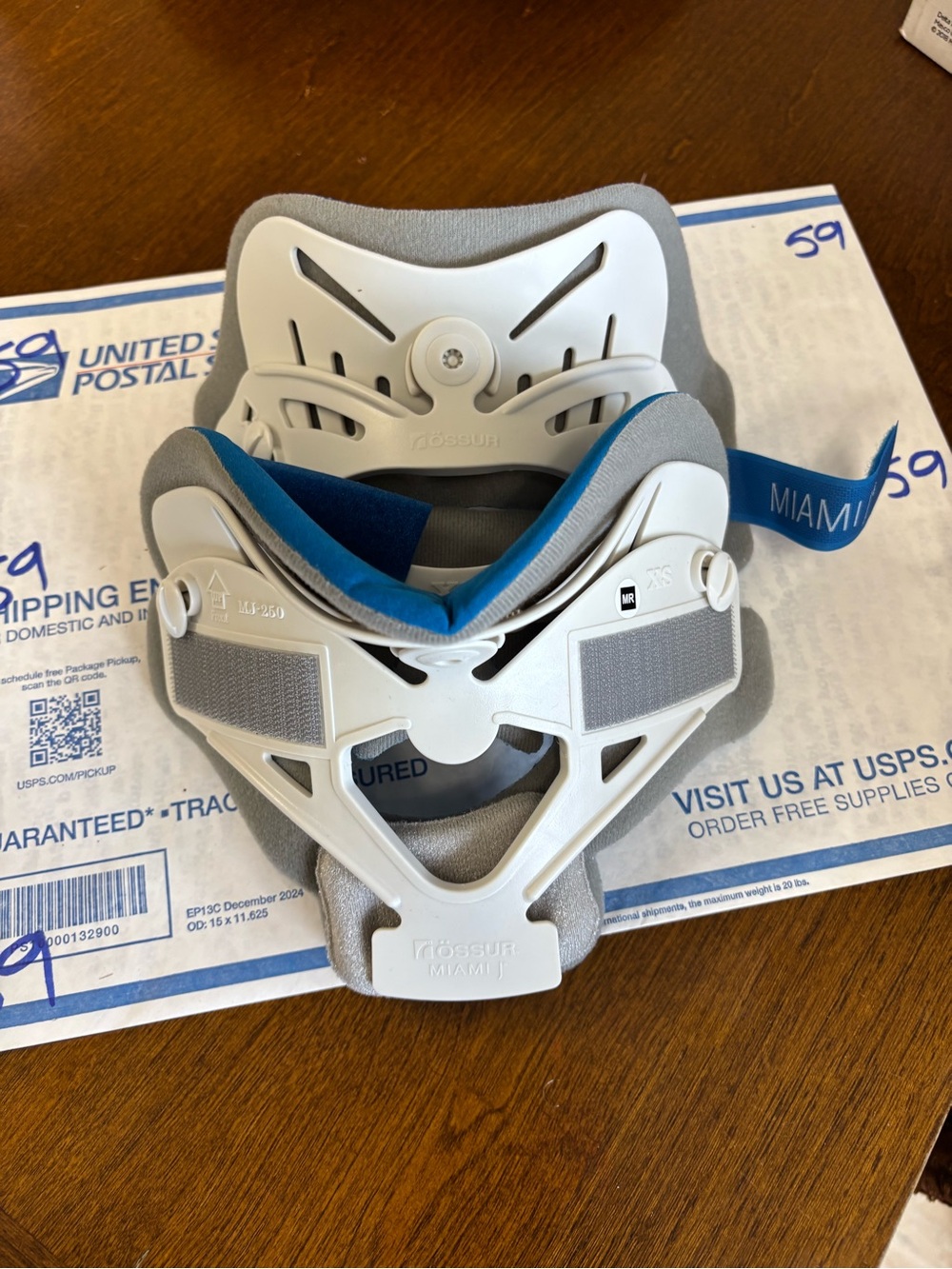 OSSUR Miami J cervical neck collar